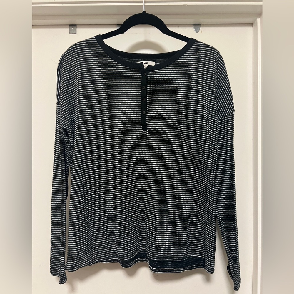 VANS long sleeve waffle henley - black and white - size L